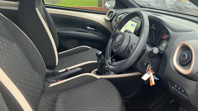 Toyota Aygo X 1.0 VVT-i Edge 5dr Petrol Hatchback